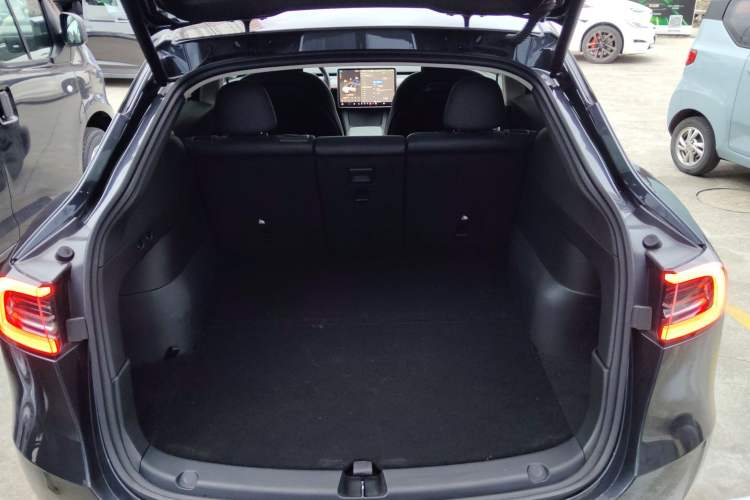 Used Tesla Model Y 2024 Rear-Wheel-Drive Version