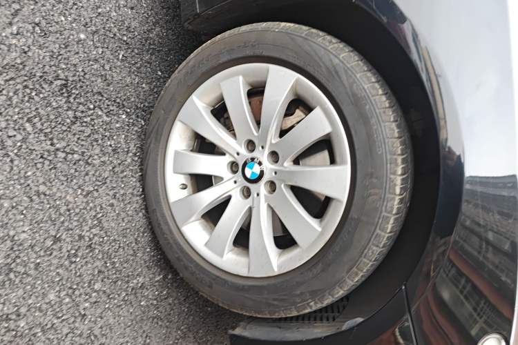 Used BMW 7 Series 2009 730Li Leading Model Right Front Wheel Hub