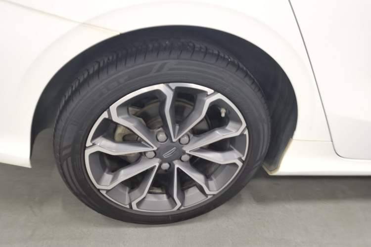 Used Geely Auto Binray 2021 1.4T CVT Asian Games Edition Right Rear Wheel Hub