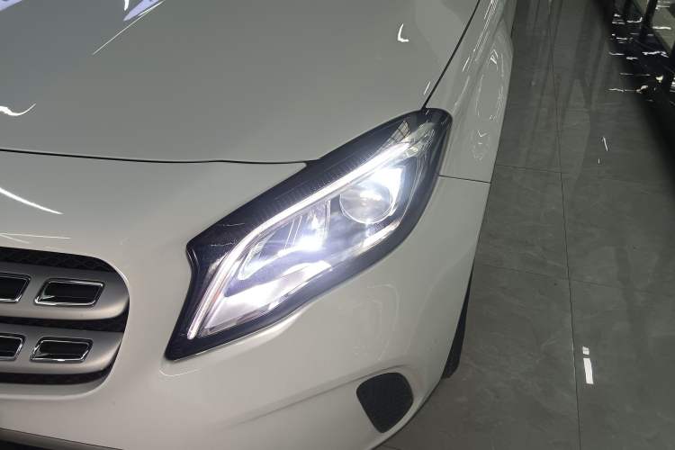 Used Mercedes-Benz GLA 2017 GLA 200 Fashion Model Left Front Headlight