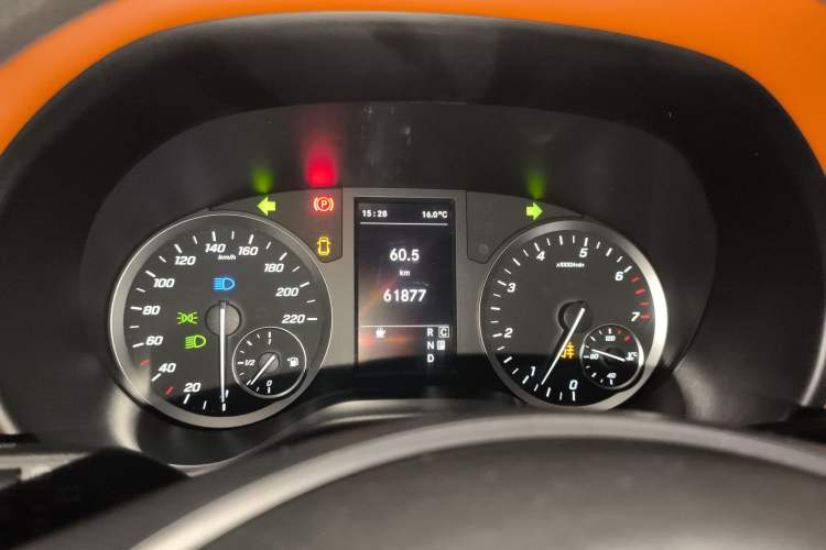 Used Mercedes-Benz Vito 2021 2.0T Elite Version 7 Seats