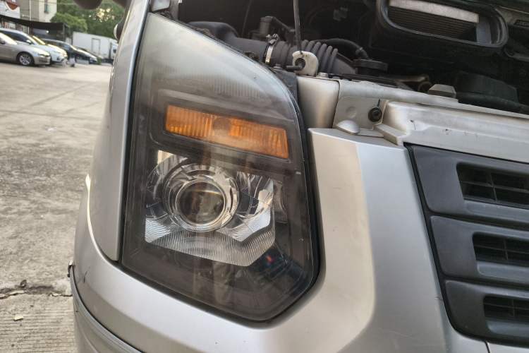 Used Ford Transit Custom 2016 2.2T Long-Wheelbase 6/7-Seater Mid-Roof Multi-Purpose Vehicle
