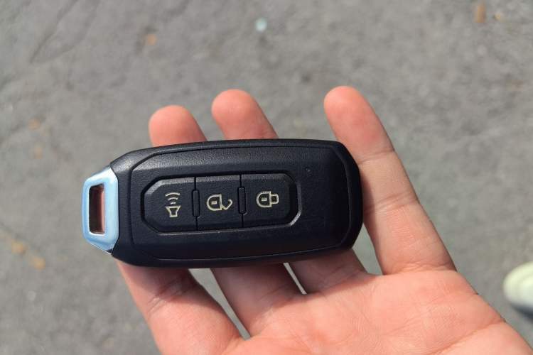 Used JMC Yuhu 7 2022 2.0T Automatic Diesel 4x4 Comfort Edition Standard Wheelbase
