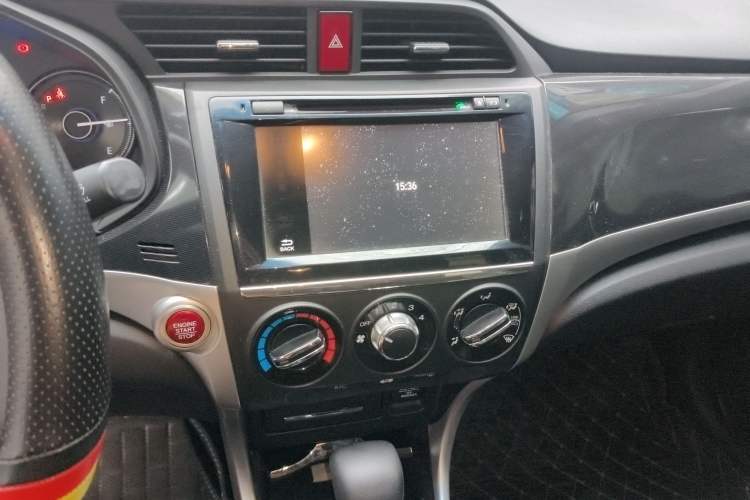 Used Honda Crider 2013 1.8L automatic luxury edition Audio And AC Panel