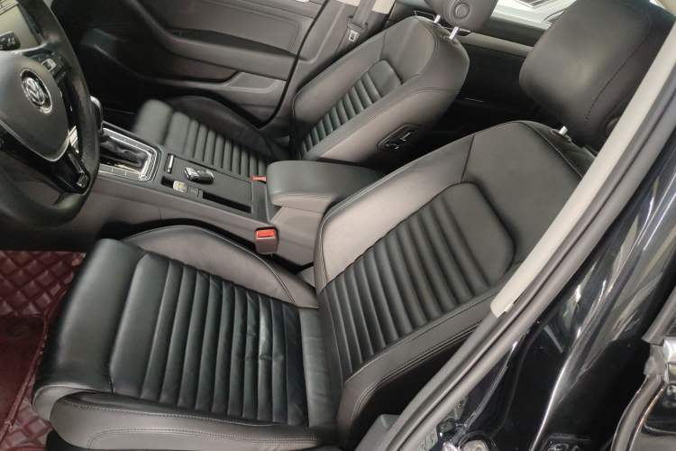 Used Volkswagen Magotan 2019 330TSI DSG Leading Model China VI Standard
