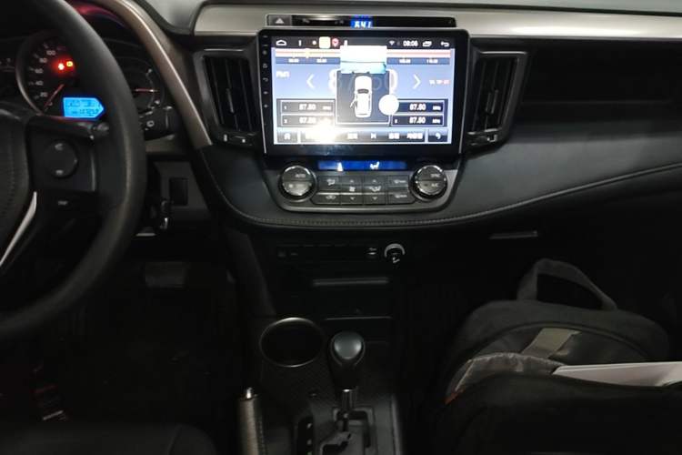 Used Toyota RAV4 2015 2.0L CVT Two-Wheel Drive Fashion Edition Audio And AC Panel