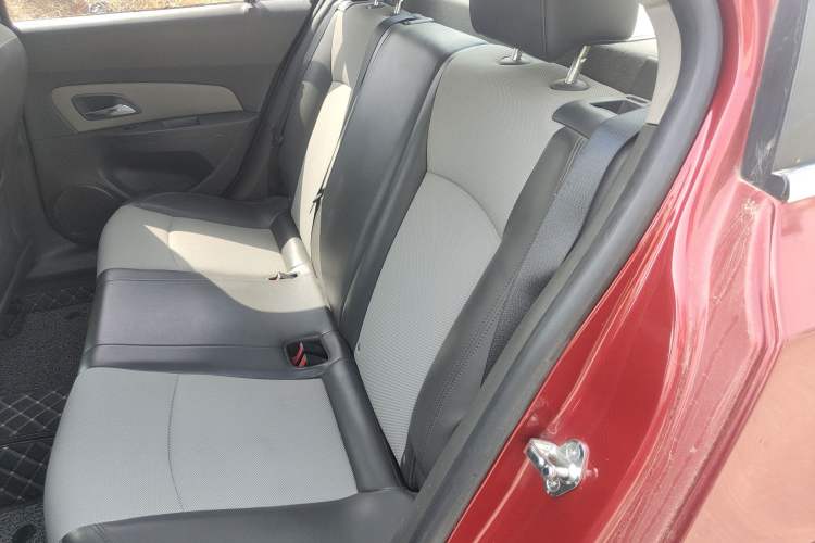 Used Chevrolet Cruze 2012 1.6L SL Grand Edition Manual Transmission
