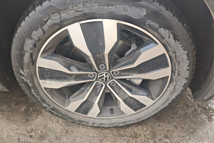 Used Volkswagen Tiguan L 2022 330TSI Automatic Two-Wheel Drive R-Line Enhanced Edition
