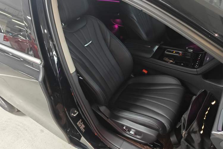 Used Hongqi H5 2024 1.5T DCT Smart Connect Flagship Edition
