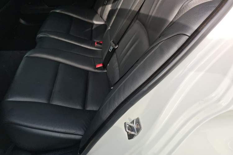 Used BMW 5 Series 2013 525Li Leading Model Left Rear Seat