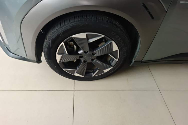 Used AION Y 2022 70 Intelligent Edition Lithium Iron Phosphate Left Front Wheel Hub