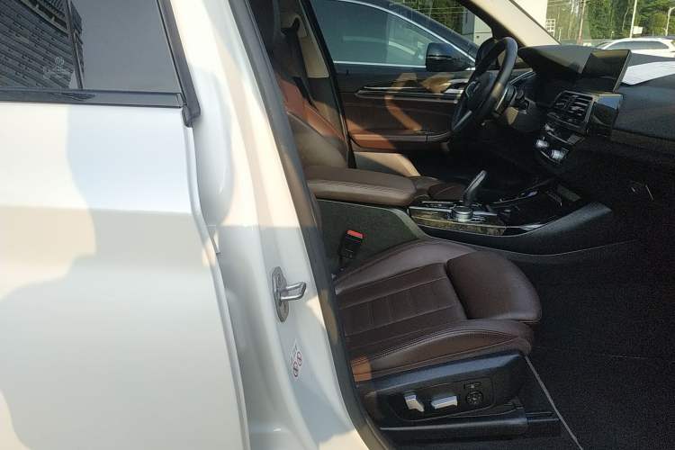 Used BMW X3 2020 xDrive30i Luxury Model with M Sport Package
