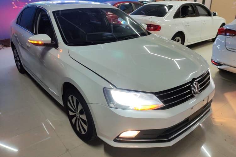 Used Volkswagen Sagitar 2017 1.6L Automatic Comfort Model Front Right 45 Deg