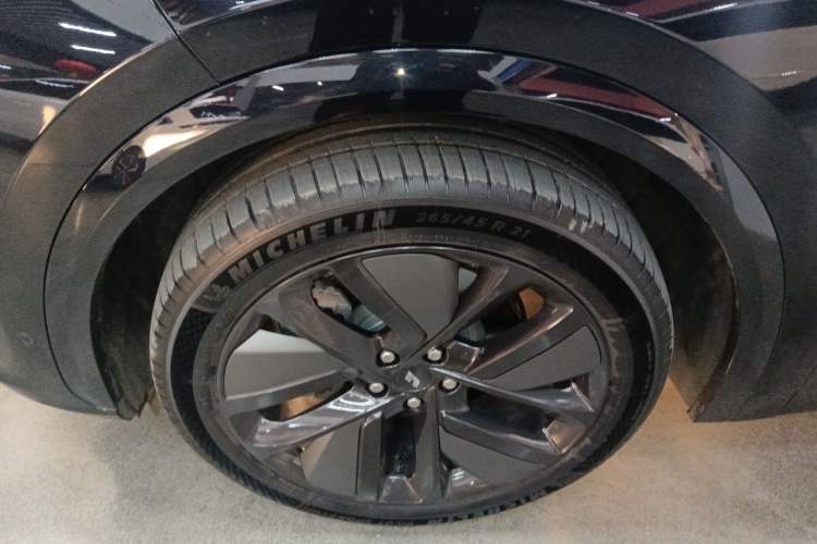 Used Li Auto L7 2024 Ultra Model Left Front Wheel Hub