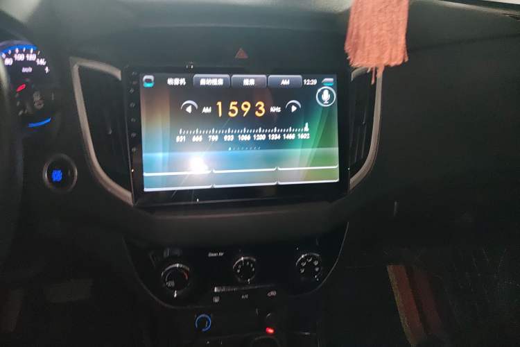 Used Hyundai ix25 2017 1.6L Automatic Smart Version Audio And AC Panel