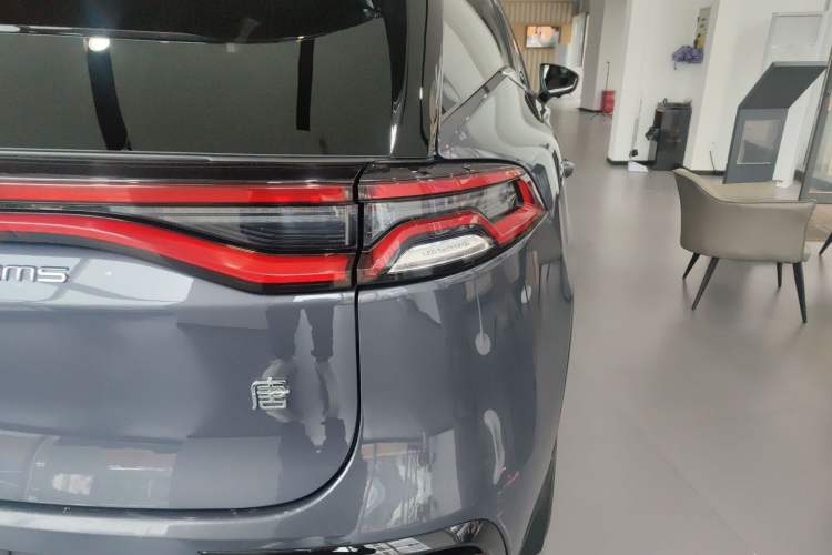 Used BYD Tang New Energy 2022 DM-i 252km Luxury Model Right Rear Taillight