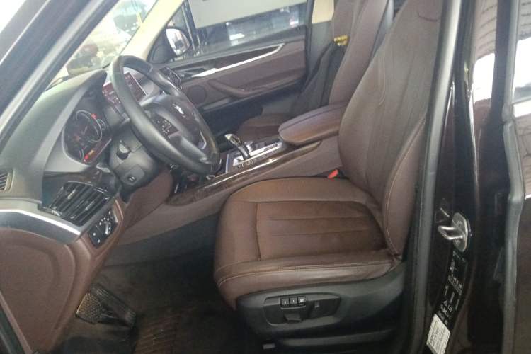 Used BMW X5 2017 xDrive28i
