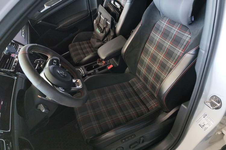 Used Volkswagen Golf GTI 2018 2.0 TSI GTI Left Front Seat