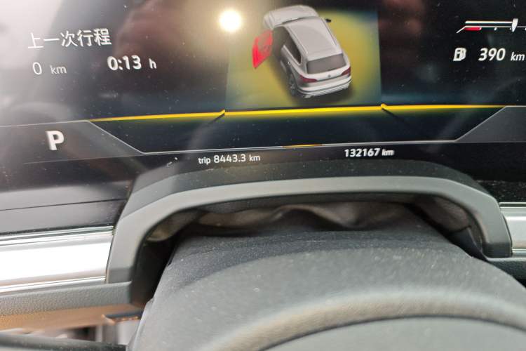 Used Volkswagen Touareg 2020 3.0 TSI Luxury Edition China VI Odometer Close Up