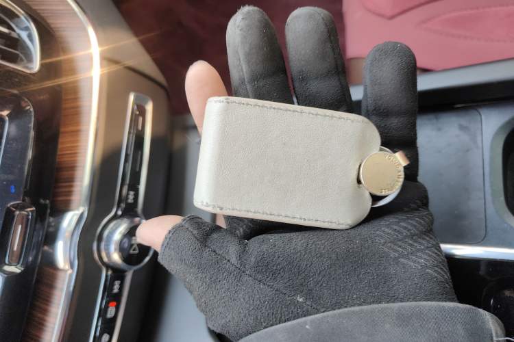 Used Volvo XC60 New Energy 2024 T8 Plug-in Hybrid Long-Range All-Wheel Drive Smart Luxury Edition