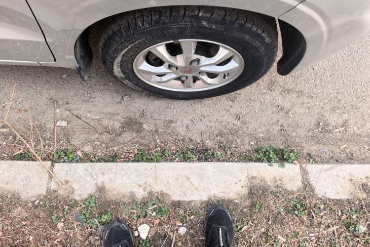 Used Wuling Hongguang V 2019 1.5L Jingqu Version China VI LAR Right Front Wheel Hub