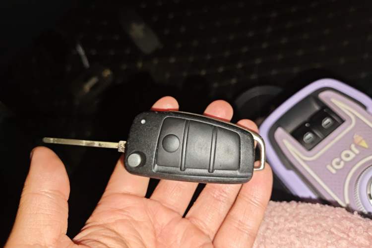 Used Chery QQ Ice Cream 2022 120km Conical Shape Lithium Iron Phosphate
