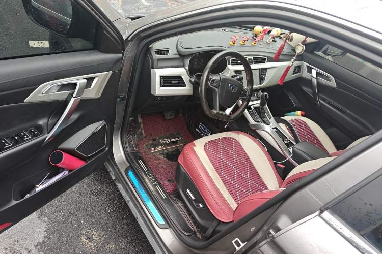 Used Geely Auto Emgrand X7 Sport 2018 1.8TD Automatic Two-Wheel Drive Zhiya Model