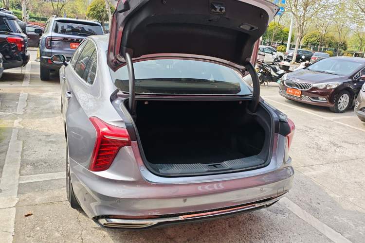 Used Hongqi H5 2023 2.0T Automatic Smart Connect Flagship Edition
