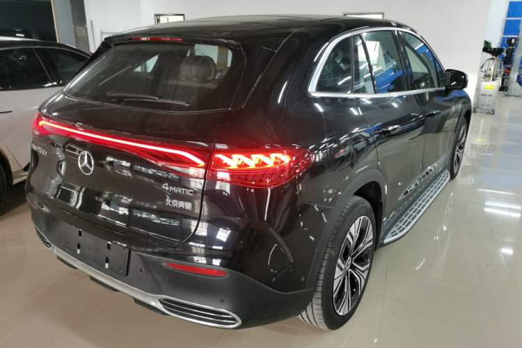 Used Mercedes-Benz EQE SUV 2024 500 4MATIC Pioneer Edition Rear Right 45 Deg