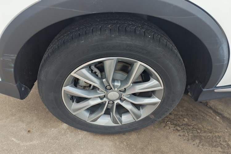 Used Roewe RX5 2023 PLUS 330TGI Automatic Trendsetting Smart Edition
