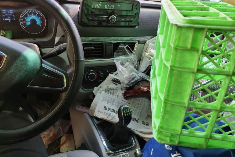 Used Jinbei Hiace X30 2024 1.5L Wealthy-Style Passenger Van 5/6/7 Seater with Front-Mounted Air Conditioning Audio And AC Panel