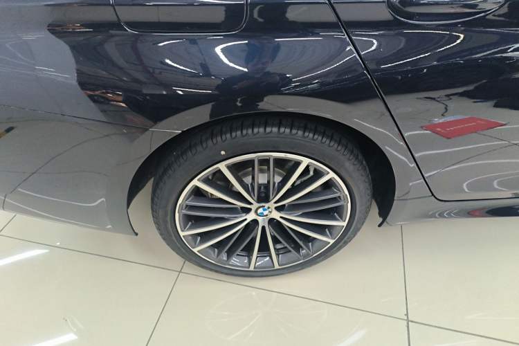 Used BMW 5 Series 2022 Second Facelift 530Li Leading Edition M Sport Package
