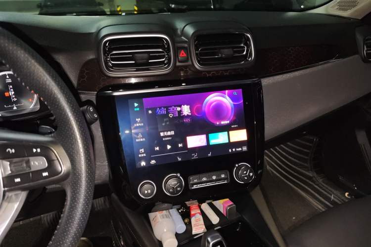 Used Lynk & Co 02 2019 1.5T DCT Two-Wheel Drive Pro Edition China VI Standard Audio And AC Panel