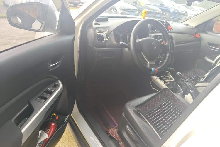 Used Suzuki Vitara 2016 1.6L Manual Two-Wheel Drive Entry-Level Trim Driver Seat