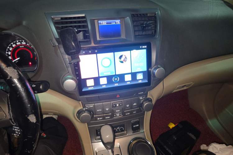 Used Toyota Highlander 2011 2.7L Two-Wheel Drive 7-Seater Luxury Edition