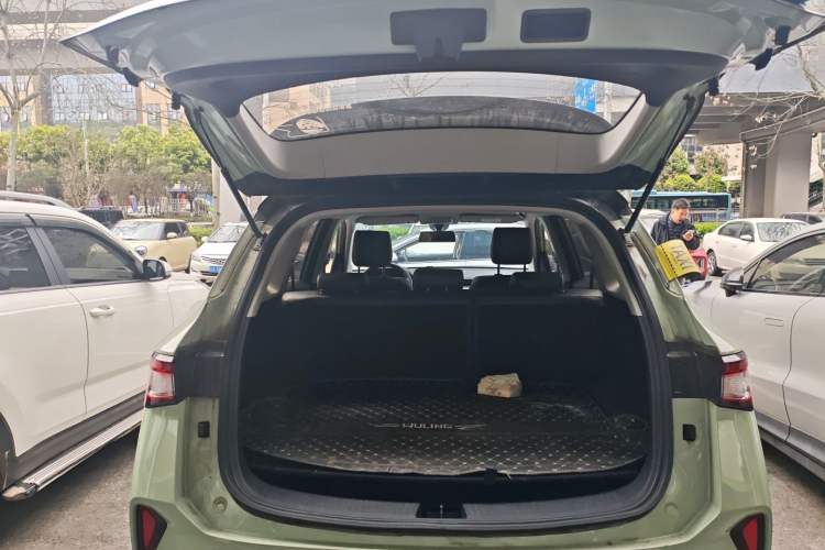 Used Wuling Asta 2021 1.5T CVT Starlight Edition Trunk