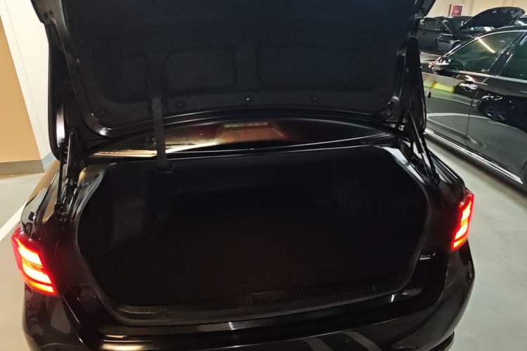 Used Toyota Crown 2015 2.0T Fashion Edition