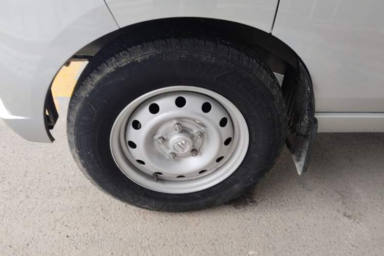 Used Foton Xiangling V New Energy 2023 V1 3170-wheelbase flatbed