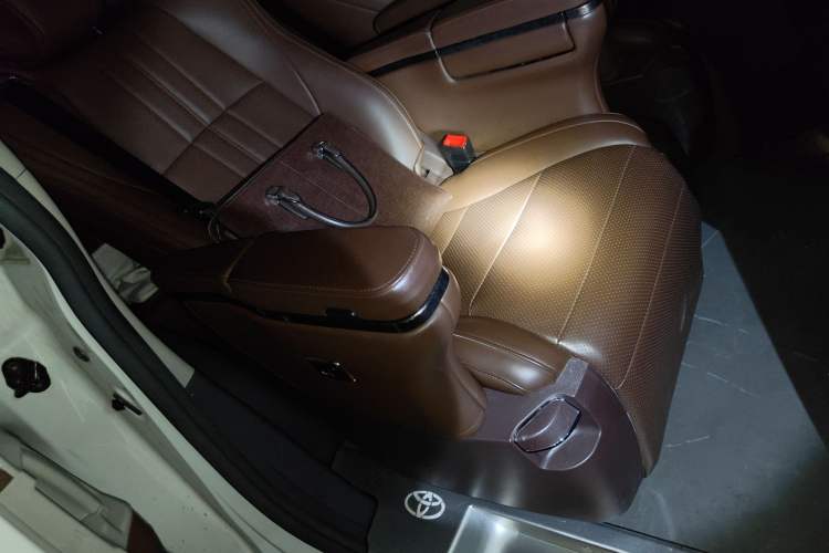 Used Toyota Sienna 2023 2.5L Hybrid Comfort Edition
