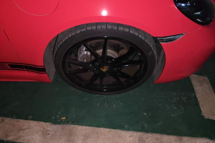 Used Porsche 718 2022 Boxster 2.0T Right Front Wheel Hub