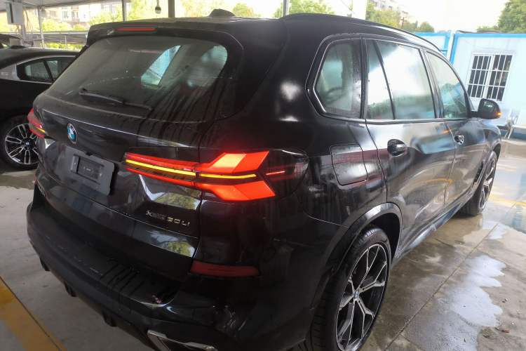 Used BMW X5 2025 Model, xDrive 30Li Prestige M Sport Night Package
