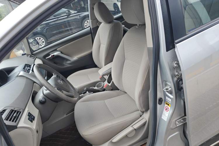 Used Toyota Verso 2015 180E CVT Crossover Edition
