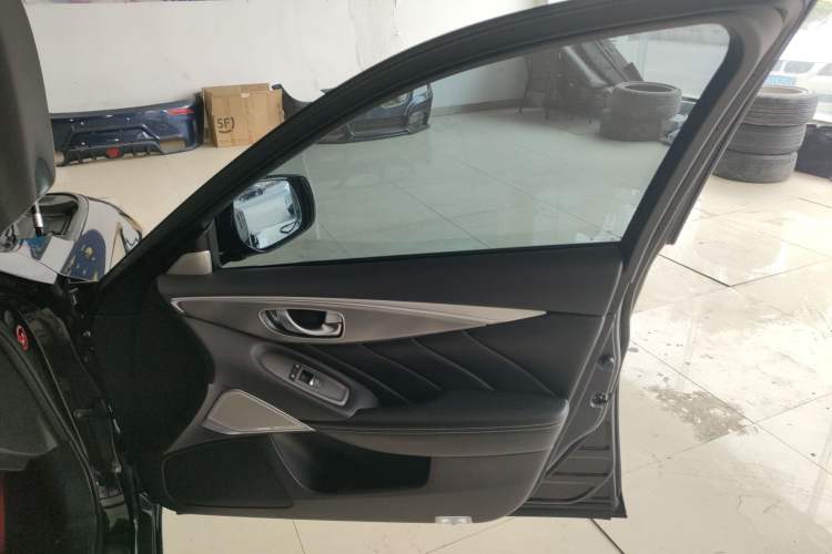 Used Infiniti Q50L 2018 2.0T Enjoyment Edition China V standard
