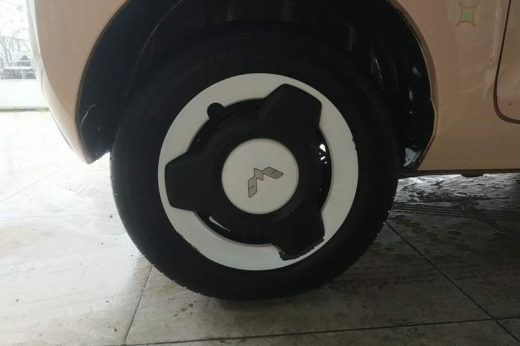 Used Wuling Hongguang MINIEV 2022 Macaron Premium Model – Lithium Ternary Battery
