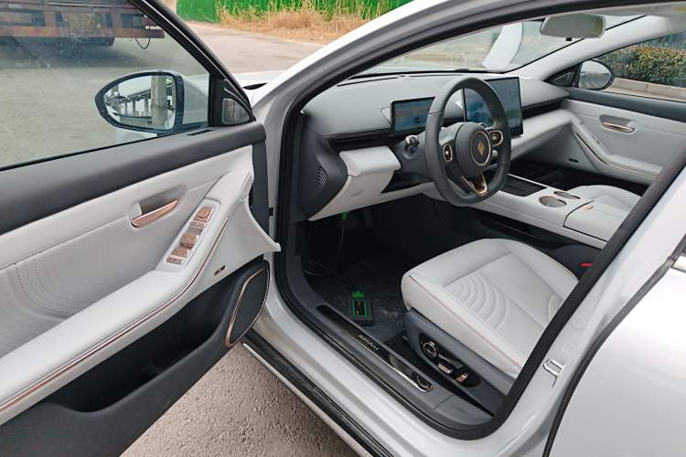 Used Baojun Enjoy 2025 Plug-in Hybrid 140km Luxury Edition