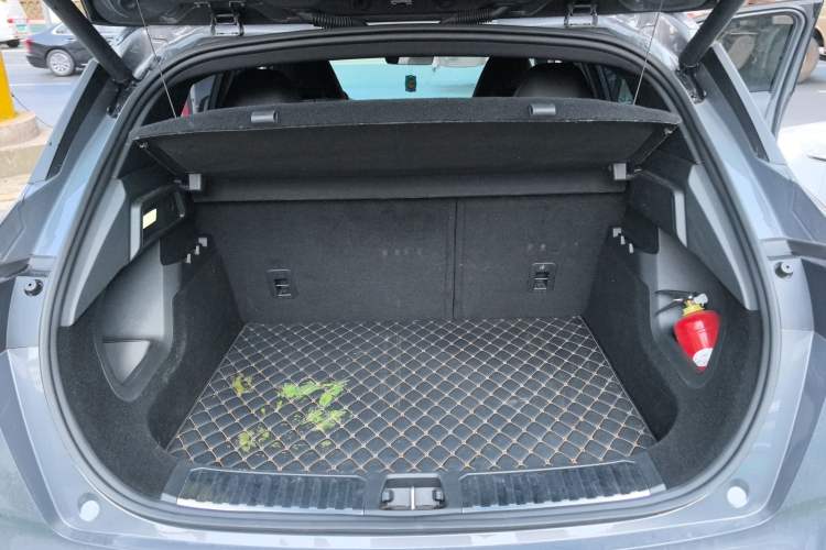 Used Lynk & Co 06 2023 Remix 1.5T Dynamic Halo
