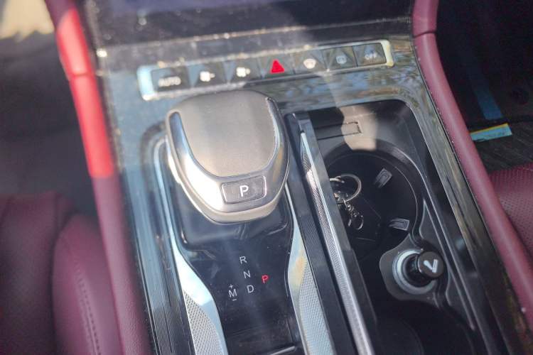 Used Hongqi H5 2023 2.0T Automatic Smart Connect Flagship Edition
