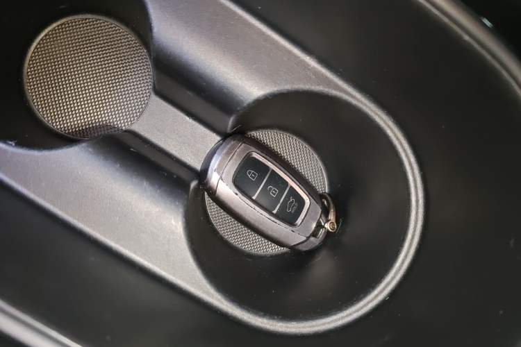 Used Hyundai Elantra 2023 1.5L CVT GLX Elite Edition Vehicle Key