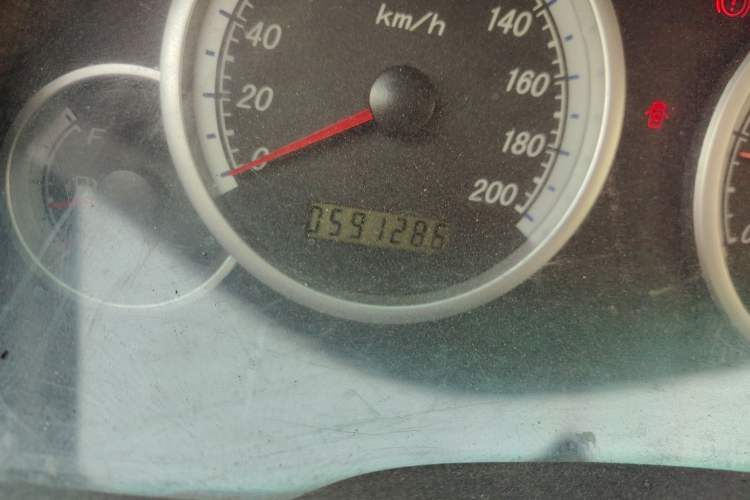 Used Foday Lion F16 2017 2.8T Diesel Two-Wheel-Drive Advanced Version China V Emission Standard Long Body 4B28V16 Odometer Close Up