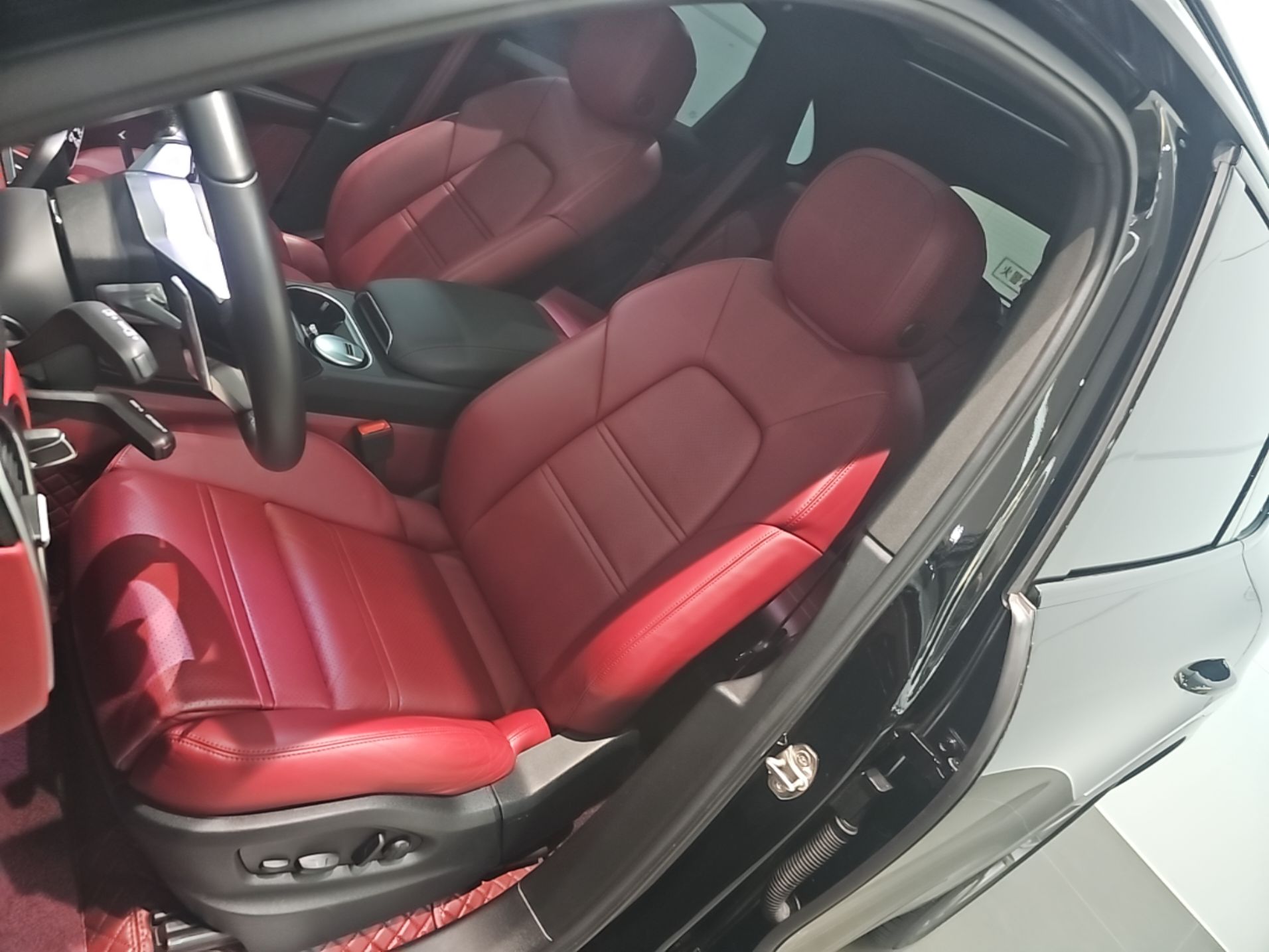 Vordere Reihe im Auto